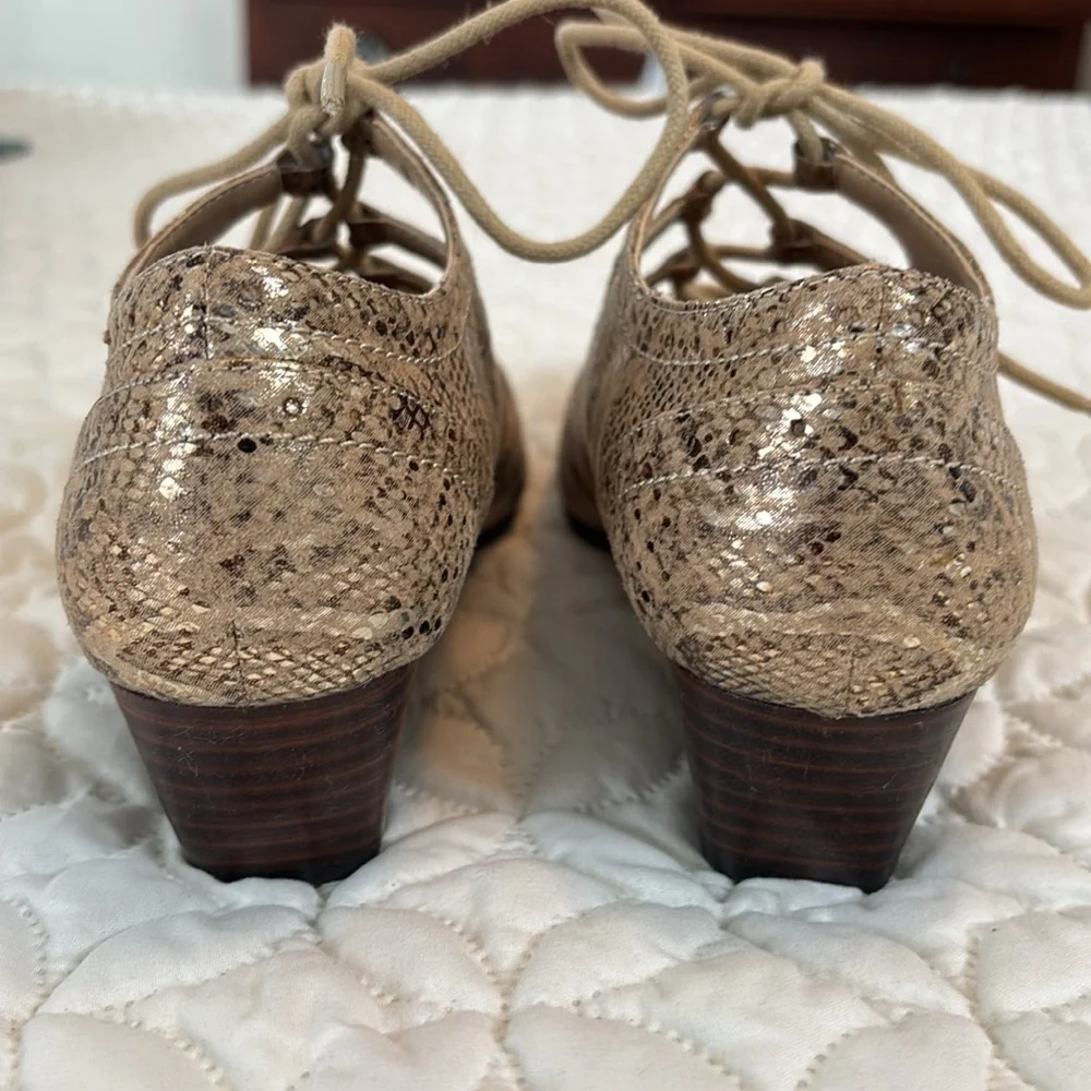 Belle-Vita Lace-Up Gold-Tone Snakeskin fabric Ankle Height Shoes Size 8.5 N